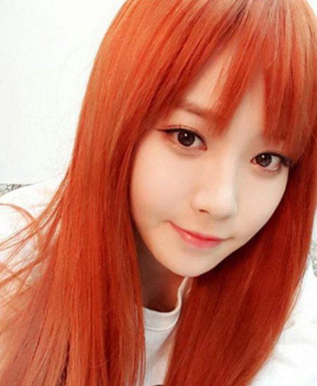 女人染什么颜色头发显年轻这几种女士染发发色百搭又减龄