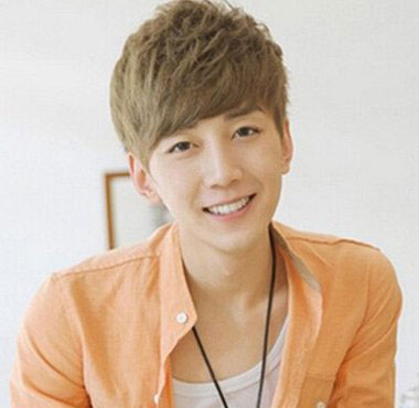 男生染发时尚颜色样式中亚麻色染发系列最具独特层次感