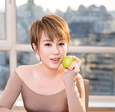 喜剧演员马丽剪短发,女明星图片,发型图片