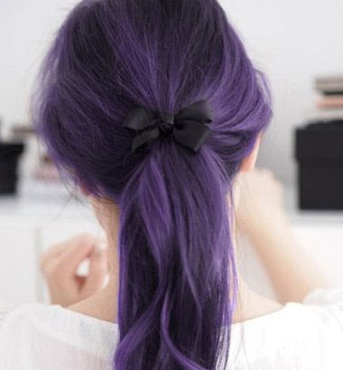 想要头发看起来水润有光泽,不妨用浅紫色与浅橘色染头发吧,浪漫温馨的