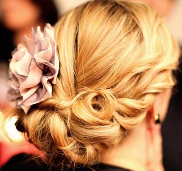 2021年秋季时尚盘发盘出气质