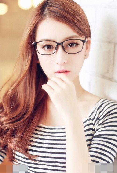 日本女生长发三七分造型吸眼有气场的长发设计