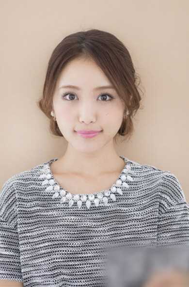 双马尾花苞头盘发发型甜美清爽过夏日