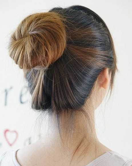 美发达人演示:直发丸子头的扎法图解