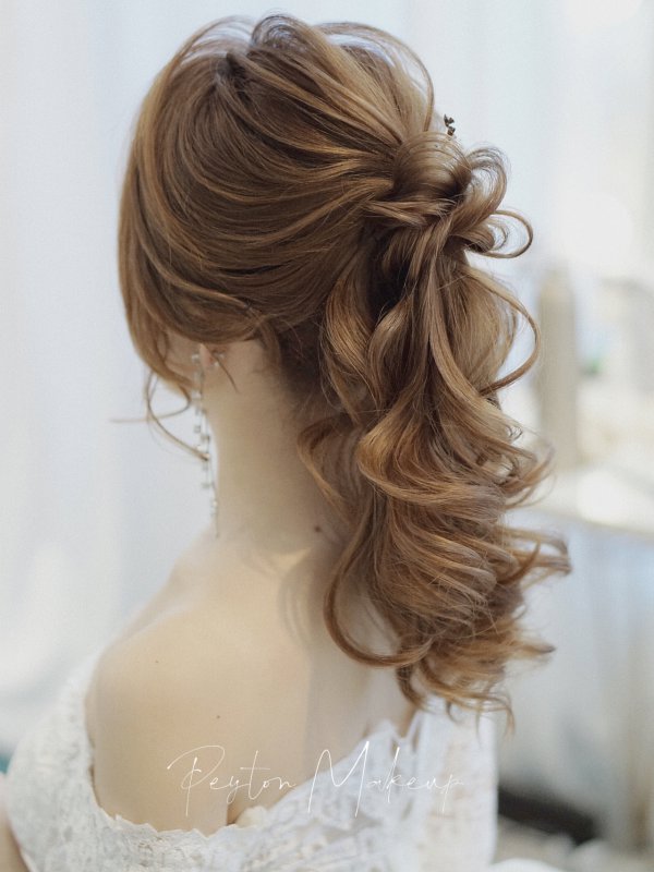 浪漫的新娘发型来了必收藏喔