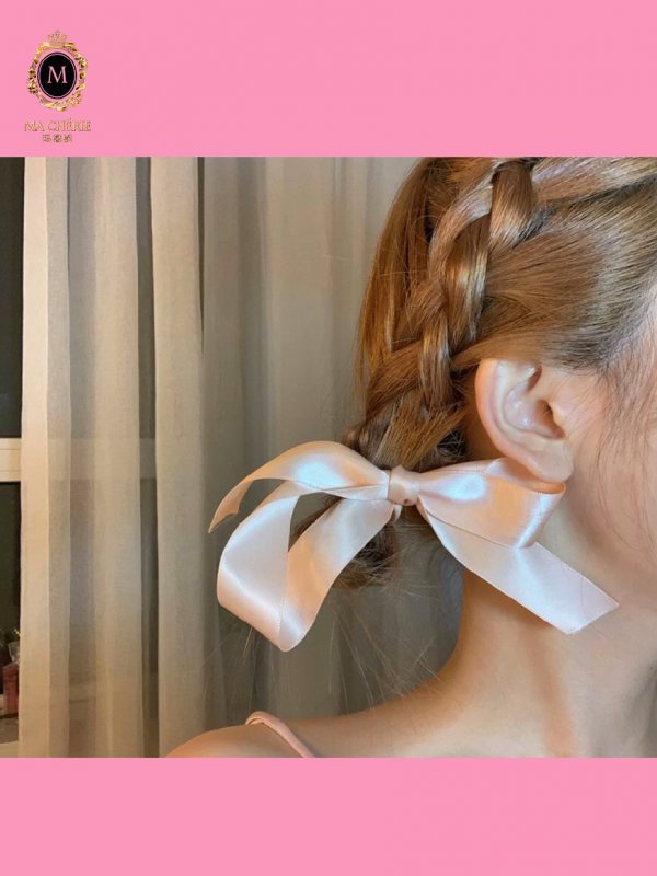 黑带毛毛酱 给大家分享一款短发也能扎的公主丝带绑发