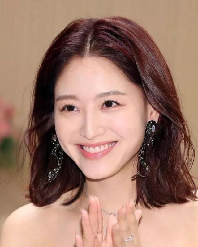 莓果棕色最喜欢的一种发色自带苹果光