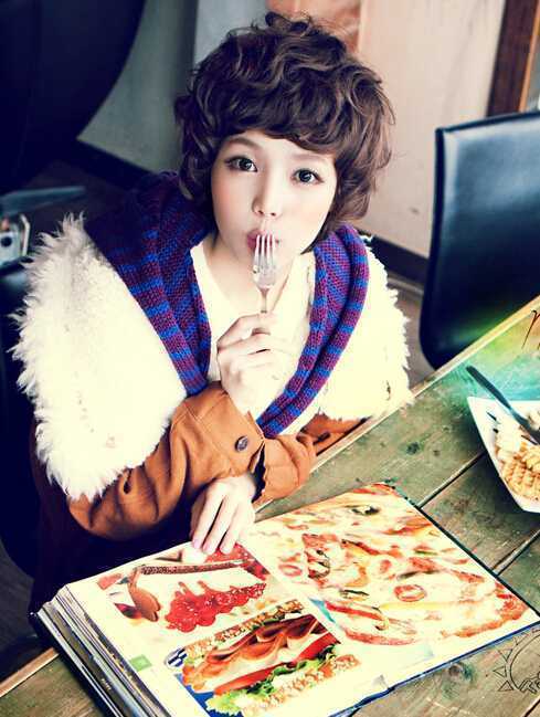 喜欢发型社小编给人人带来的几款纹理烫短发发型吗?