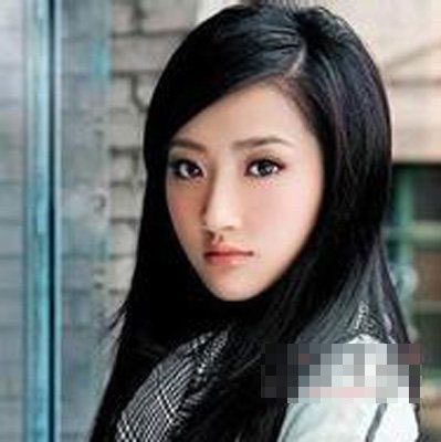 最新流行黑色直板发型潮流女生长直发发型