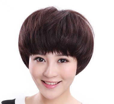 蘑菇头中间带一撮毛的发型图片女生蘑菇头发型