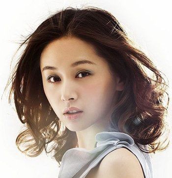 辣妈短烫发发型