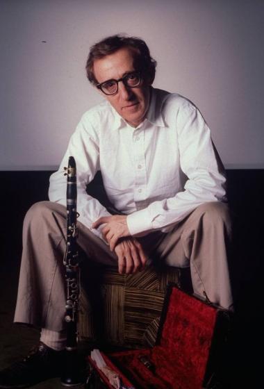 简介:美国怪才导演伍迪·艾伦发布会现场图片,分享一组伍迪·艾伦图片