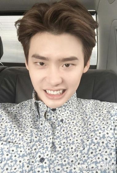 小鲜肉李钟硕可爱自拍图片李钟硕生活照图片55