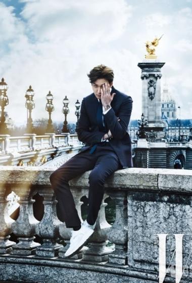 韩星李敏镐w杂志写真忧郁眼神尽显沧桑 李敏镐图片