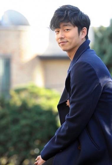 孔侑帅气大叔魅力写真图片