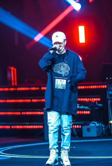 pgone万磁王舞台帅气图片34