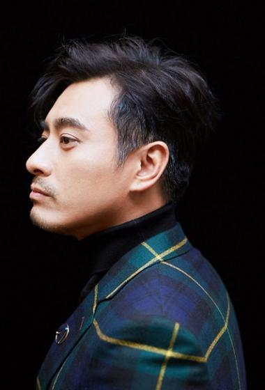 陈龙格子西装魅力有型写真图片88