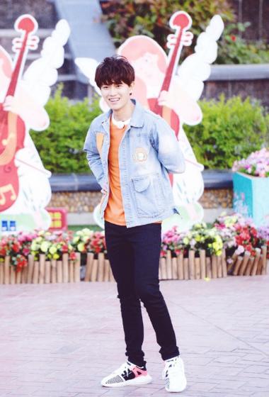 任嘉伦奔跑吧录制花絮图片19