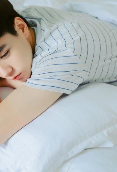 胡一天帅气写真图片77