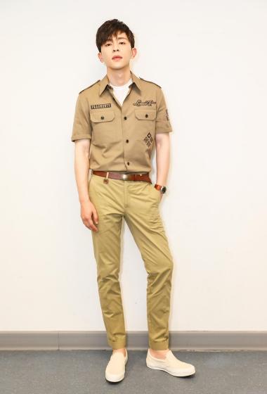 邓伦帅气军装活动图片46