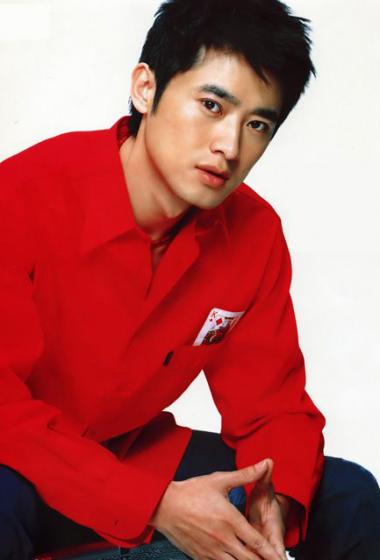 任泉帅气图片45