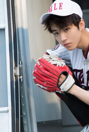 tfboys王俊凯棒球写真图片59