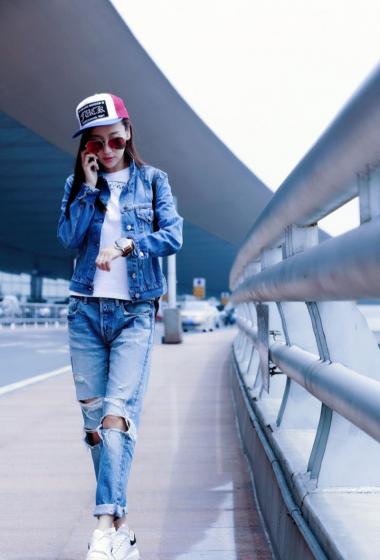 高洋牛仔套装机场照图片88