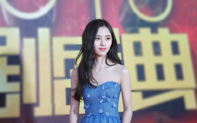简介:鞠婧祎古装仙气写真图片,分享一组鞠婧祎图片给大