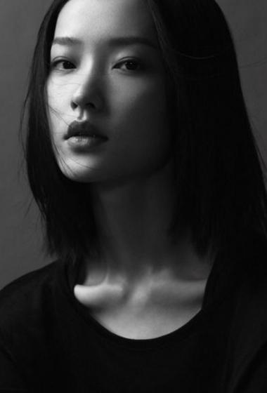 杜鹃黑白大片性感写真图片,分享一组杜鹃图片给大家,图中的明星图片