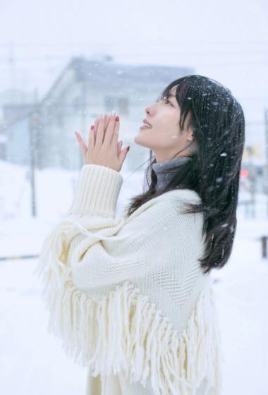 张嘉倪雪中仙气十足清新写真图片34