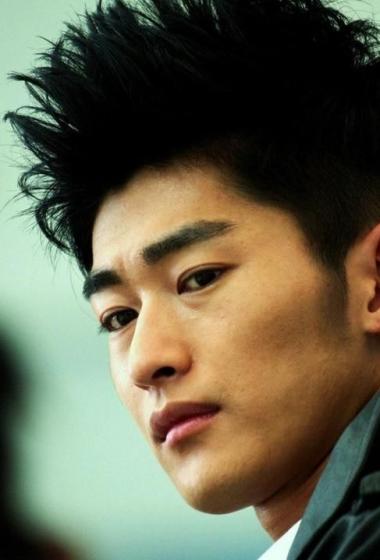 新生代偶像张翰写真俊朗脸庞眼神迷人78