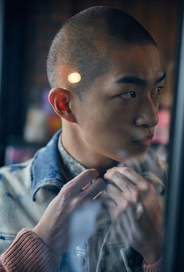 屈楚萧帅气侧颜写真图片46