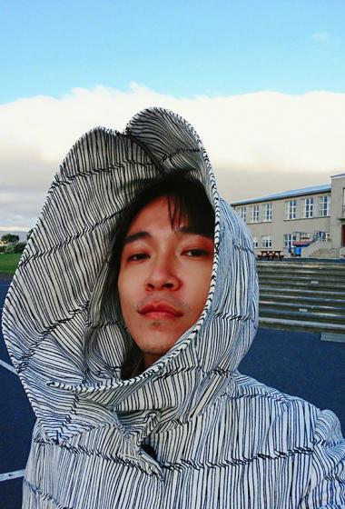 吴青峰旅行自拍照图片24