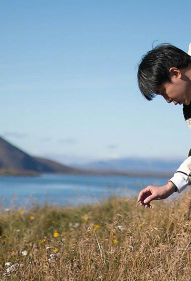 吴青峰帅气旅拍图片1515