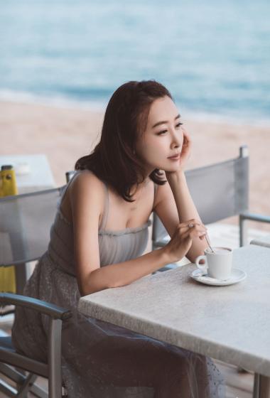 简介:毛俊杰性感时尚写真图片,分享一组毛俊杰图片给大家,图中的明星