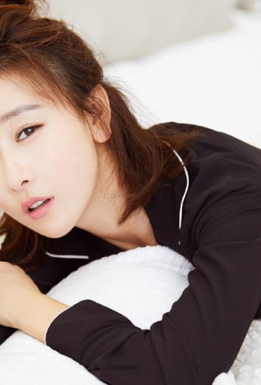 毛俊杰慵懒居家性感写真56