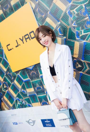 何美璇旅拍图片36