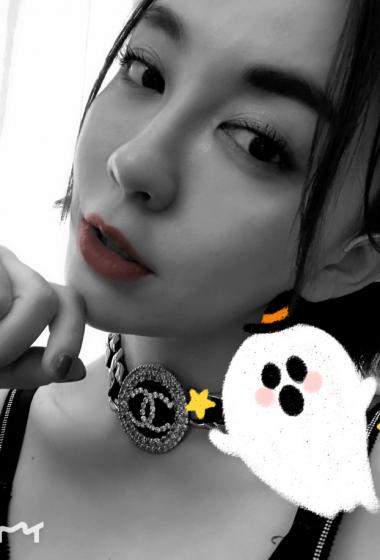 吕佳容万圣节自拍照图片44