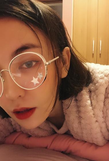 吕佳容可爱俏皮自拍图片66