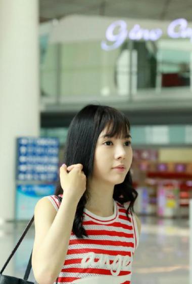 雨婷儿早期机场照图片26