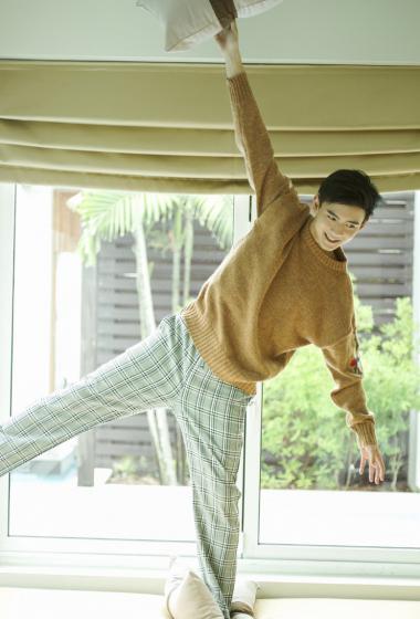 赵顺然帅气养眼居家写真图片36