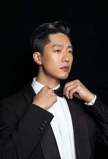 凌潇肃优雅绅士风写真图片24