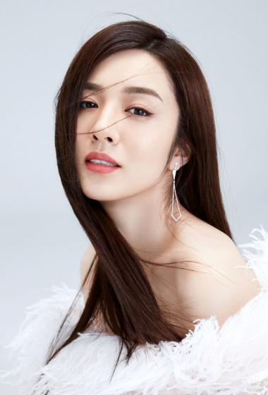 王晓晨清新妩媚时尚写真图片39