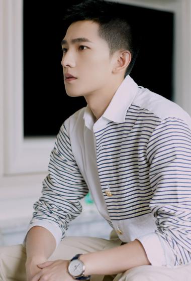 杨洋简洁清爽短发写真图片99