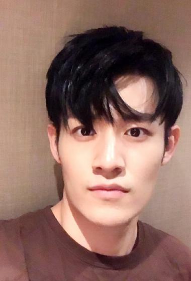 彭楚粤帅气生活照图片19