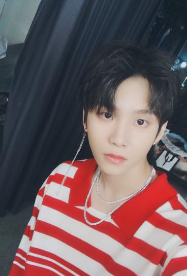 周彦辰帅气生活自拍照图片67