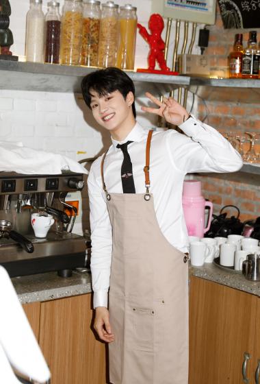 周彦辰生日会帅气活动照图片810