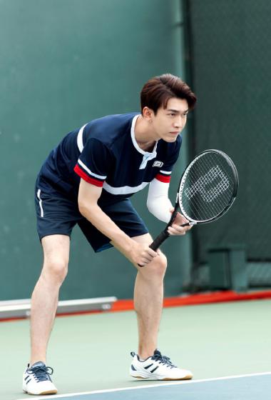 孔垂楠网球少年高清图片56