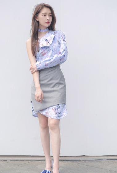 田依桐性感露肩时尚写真图片24