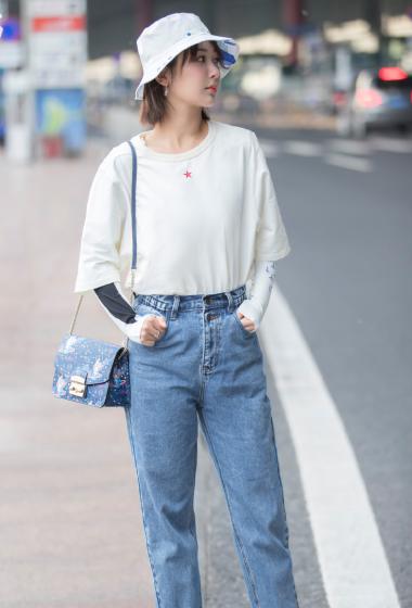 杨紫清新俏皮街拍图片46